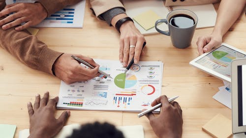 CRM的六大功能幫助企業(yè)走出營銷困境